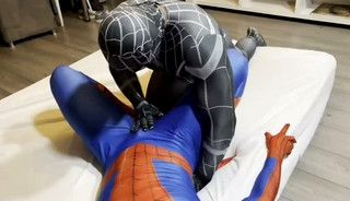Spiderman Defeated by Black Spiderman