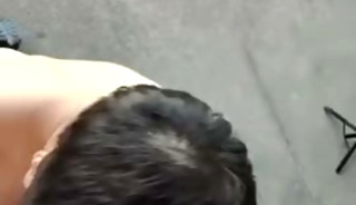 泰國肌肉壯男在頂樓的樓道電梯前做愛