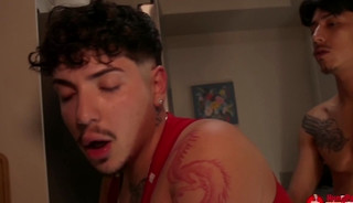 Hung Papi - Viral Video Chef Thug Skinny Twink Big Dick Fucks Stud