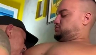 Dogão sucks Betinho Lee nipples 2