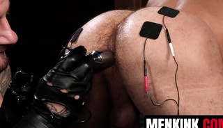 Heath Halos ass shocked by an electric butt plug and Crush Daddys cock