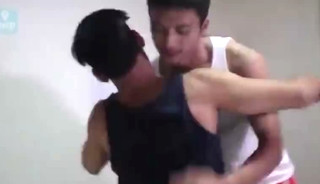 Đi biển trốn mọi người lên phong đjt anh...