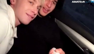 Young Guys Oral Fun in the Car