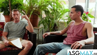 Hunky Justin & Des Explore New Benefits In A Raw Fuck Fest