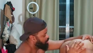 Me visitou e me fudeu no pelo.
