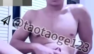 Chinese gym glasses man cumshot