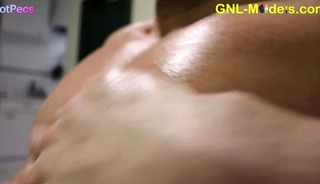 Hot Big chest pecs getting worshipped!