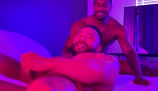 MuscleCakeXL takes Sean Xavier's giant cock
