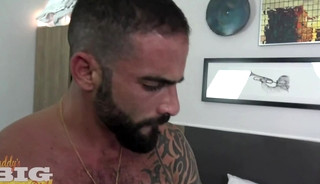 La bite arabe de papa baise un  trou latin