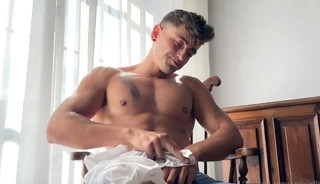 Hunk with boom box gets jerked off