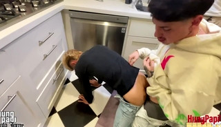 Hung Papi - Help Im Stuck in the Dishwasher!