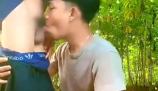 Gay lokal ikko di kebun singkong