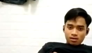 Brondong Ngocok kontol gede