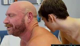 Teen Doctor is a Horny for daddy