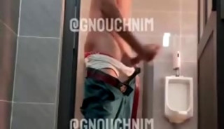 Vietnamese - Đi dân quân mà nứng quá thì phải làm sao?