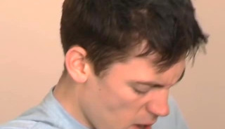 Young twink Austin Parker fucked by perfect abs boyfriend
