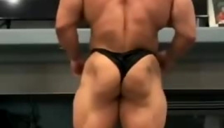 Big Ramy Posing Practice