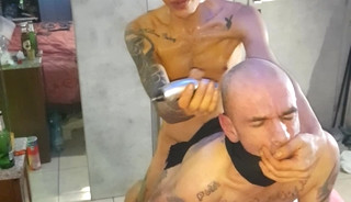 Rumeno che fa schiavo sottomesso