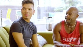 Leo Vice taste a huge black cock of Aaron Trainer