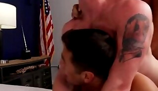 Brody & Aaron embrochent Brad