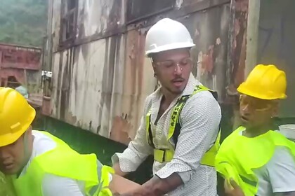 Workers had hot sex with the boss during their lunch break.